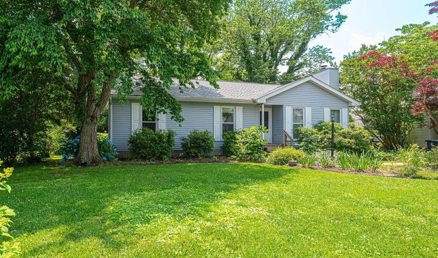 302 FRANKLIN Ave, Berlin, MD 21811 - 3 Beds, 2 Bath