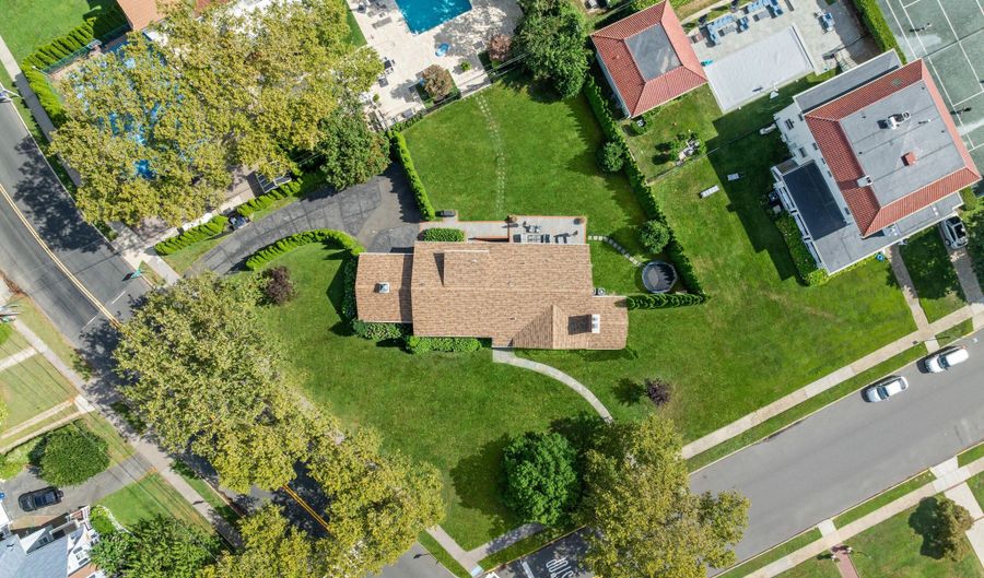 127 Cedar Ave, Allenhurst, NJ 07711 - 5 Beds, 4 Bath