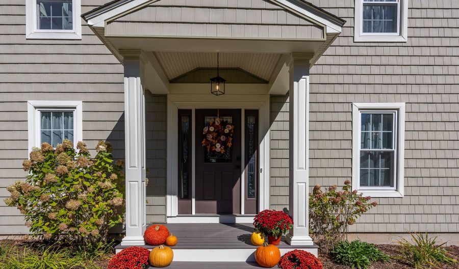 4 Brookfield Ct, Cheshire, CT 06410 - 4 Beds, 3 Bath