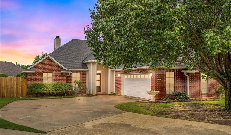 2011 Idlewood Cir, Bossier City, LA 71111 - 3 Beds, 2 Bath