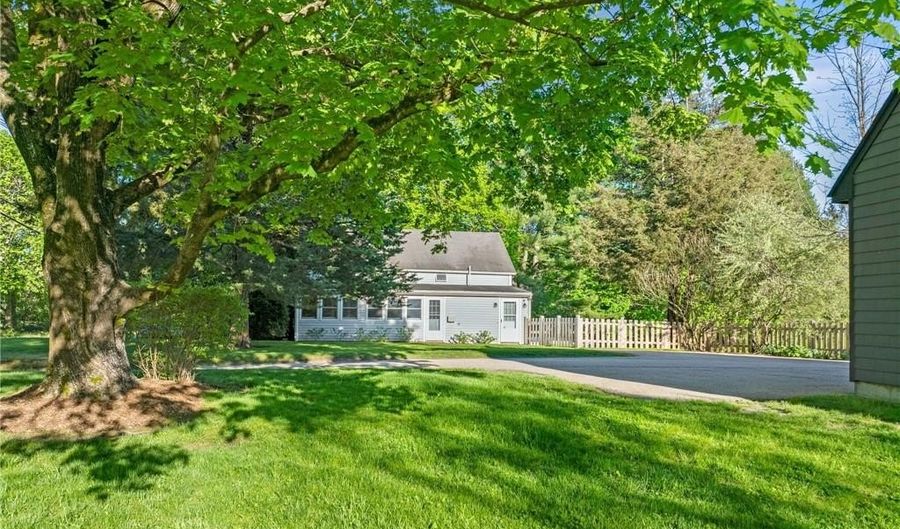 564 Exeter Rd, North Kingstown, RI 02852 - 3 Beds, 1 Bath