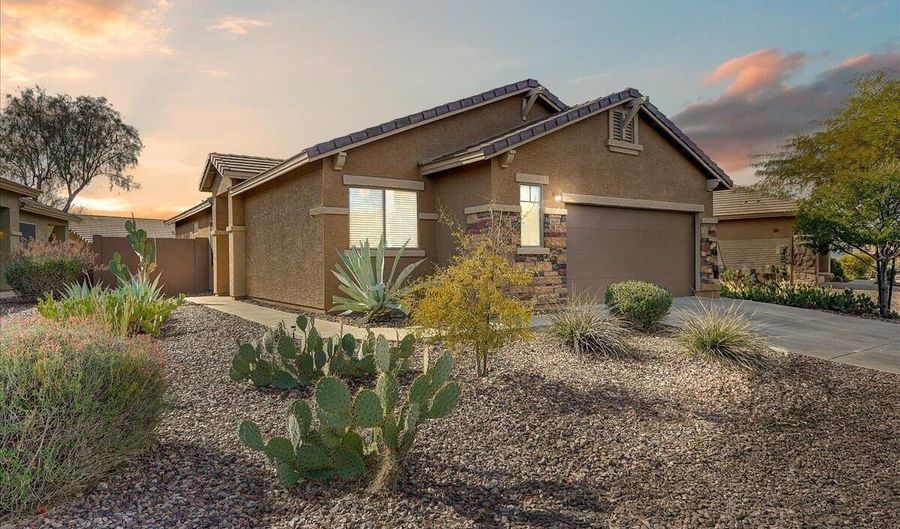 1635 W OWENS Way, Anthem, AZ 85086 - 3 Beds, 2 Bath