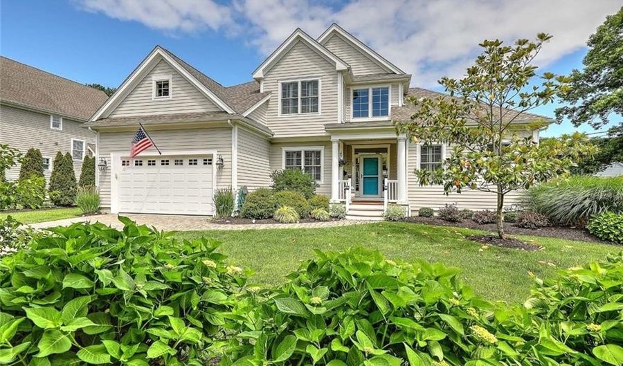 49 Walley St, Bristol, RI 02809 - 3 Beds, 3 Bath