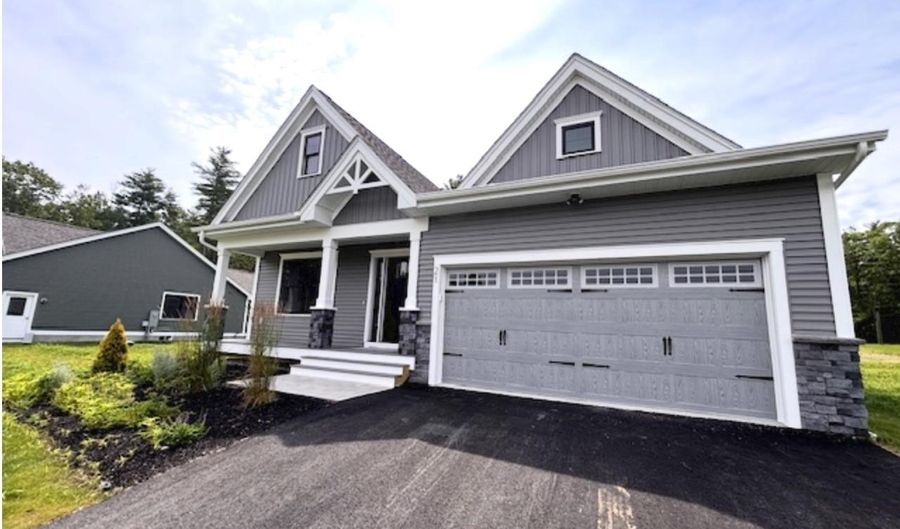44 Edgewater Dr, Brentwood, NH 03833 - 2 Beds, 2 Bath