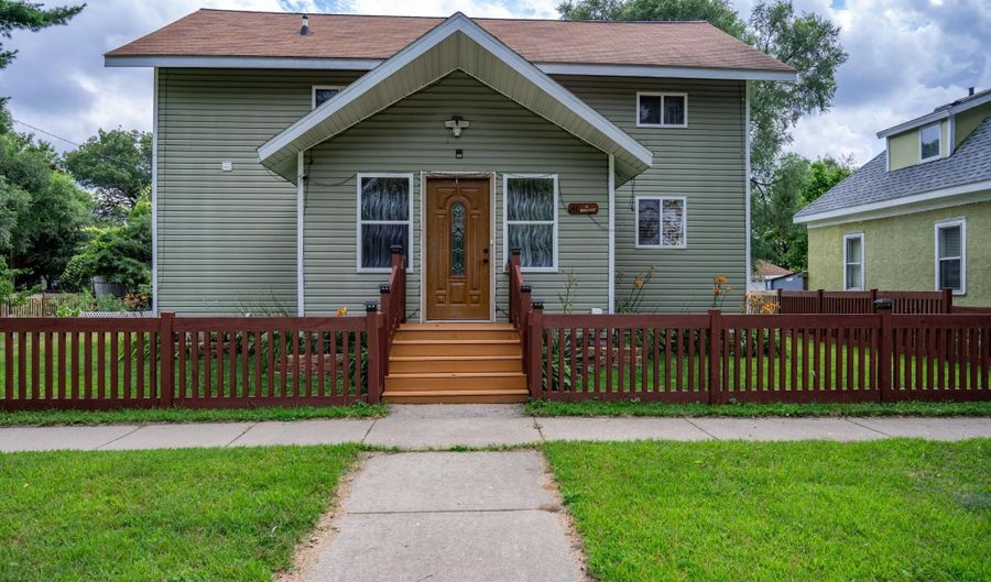 148 S Linden St, Adams, WI 53910 - 4 Beds, 3 Bath