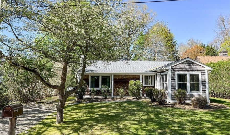 78 Nautilus St, Jamestown, RI 02835 - 2 Beds, 1 Bath