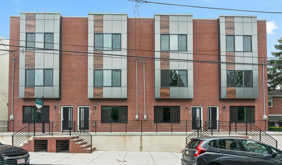 429 LEMONTE St, Philadelphia, PA 19128 - 5 Beds, 6 Bath