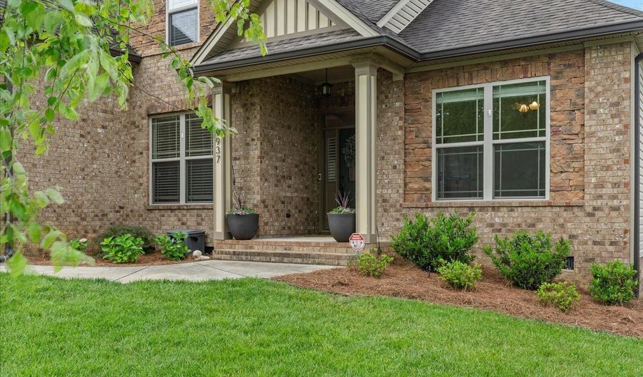 9937 Meadowstone Dr, Apison, TN 37302 - 5 Beds, 4 Bath