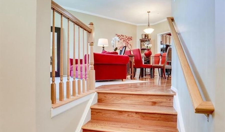 7829 QUILL POINT Dr, Bowie, MD 20720 - 3 Beds, 4 Bath