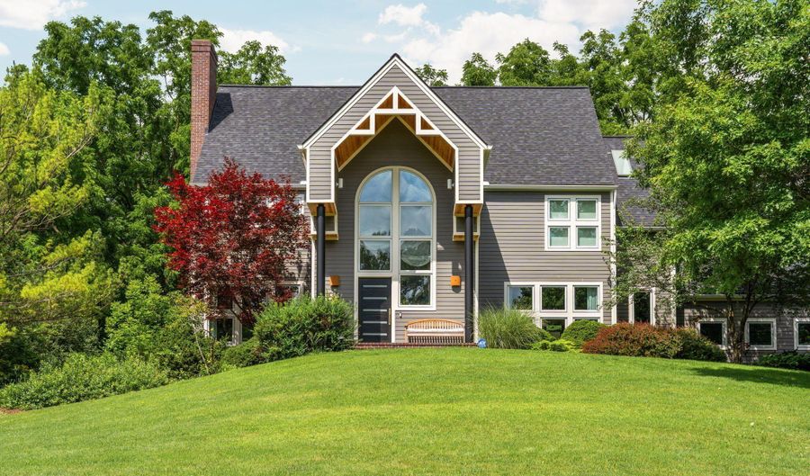 2529 Thornapple Dr, Ann Arbor, MI 48103 - 4 Beds, 5 Bath