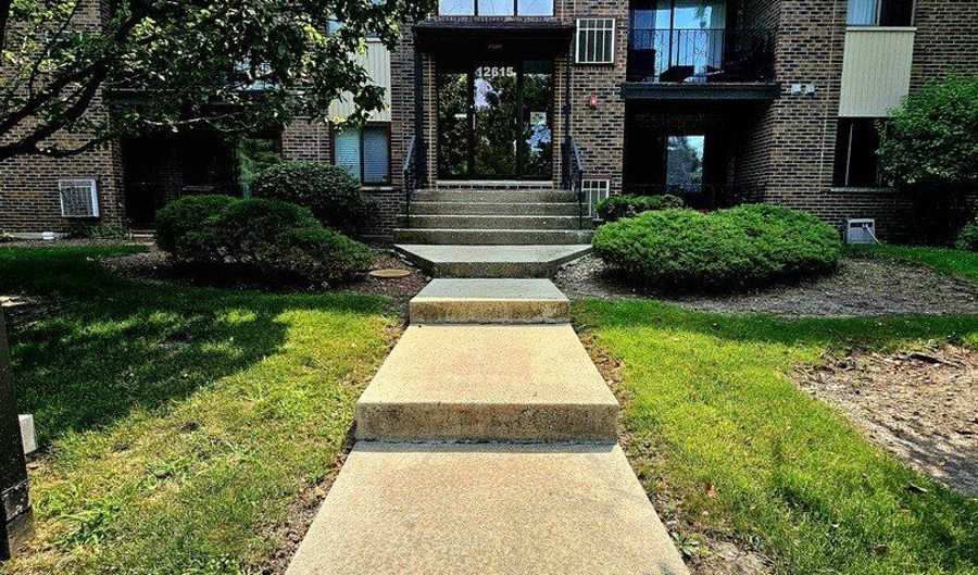 12615 S Central Ave 308, Alsip, IL 60803 - 2 Beds, 2 Bath
