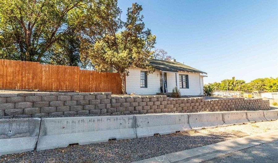 612 Lovers Ln, Aztec, NM 87410 - 2 Beds, 1 Bath