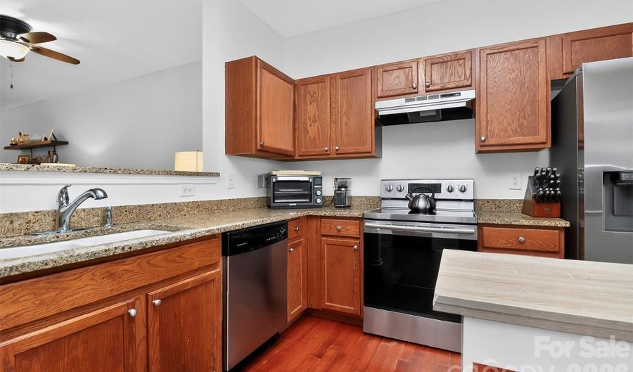 3909 Picasso Ct, Charlotte, NC 28205 - 2 Beds, 3 Bath