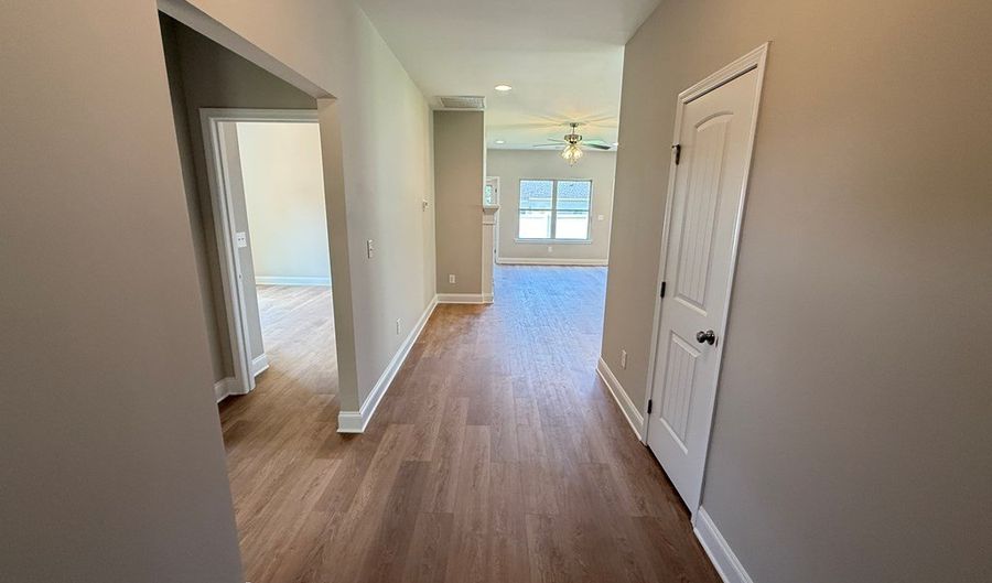 1001 Greenville St, Abbeville, SC 29620 - 3 Beds, 2 Bath