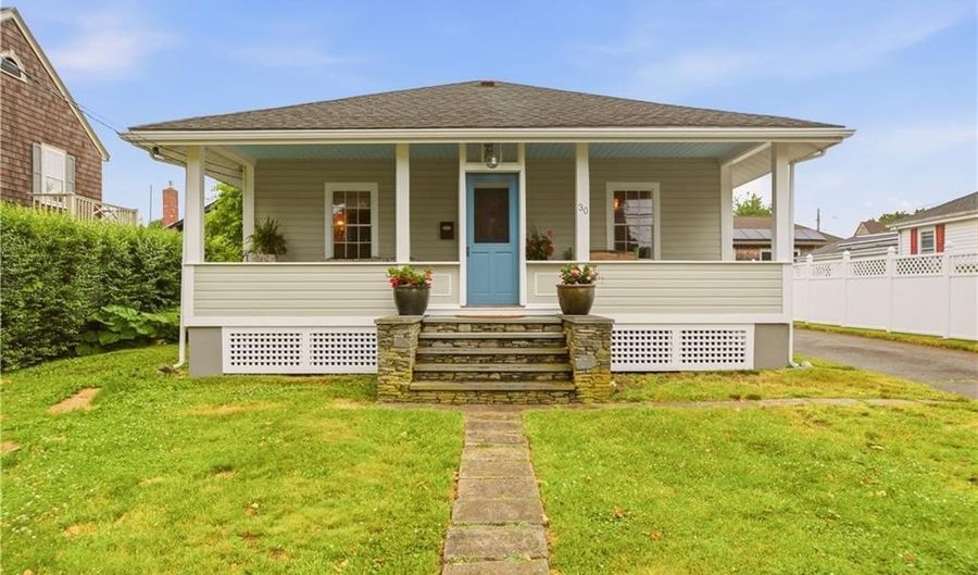 30 Boulevard, Middletown, RI 02842 - 2 Beds, 2 Bath