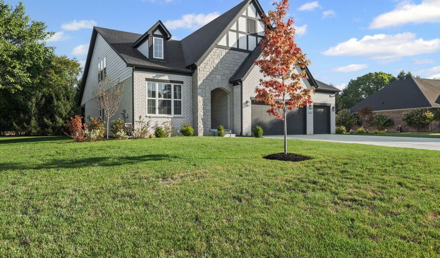 1812 Water Oak Way, Avon, IN 46123 - 5 Beds, 6 Bath