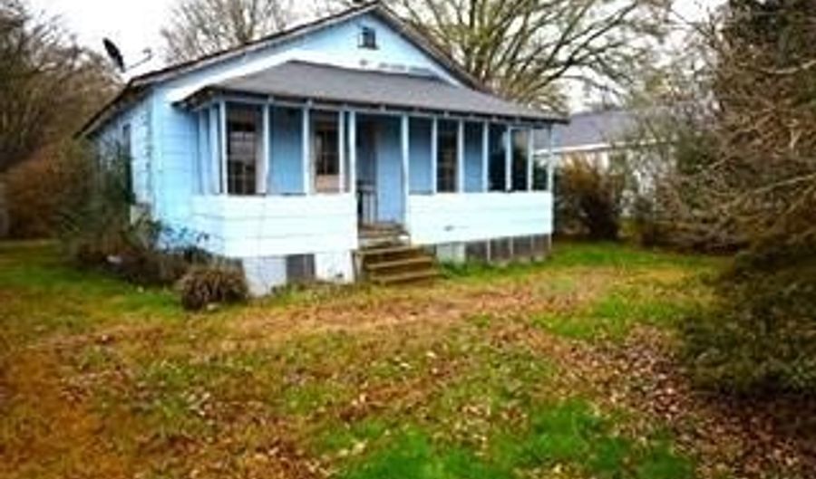 130 N Cass St, Adairsville, GA 30103 - 2 Beds, 1 Bath