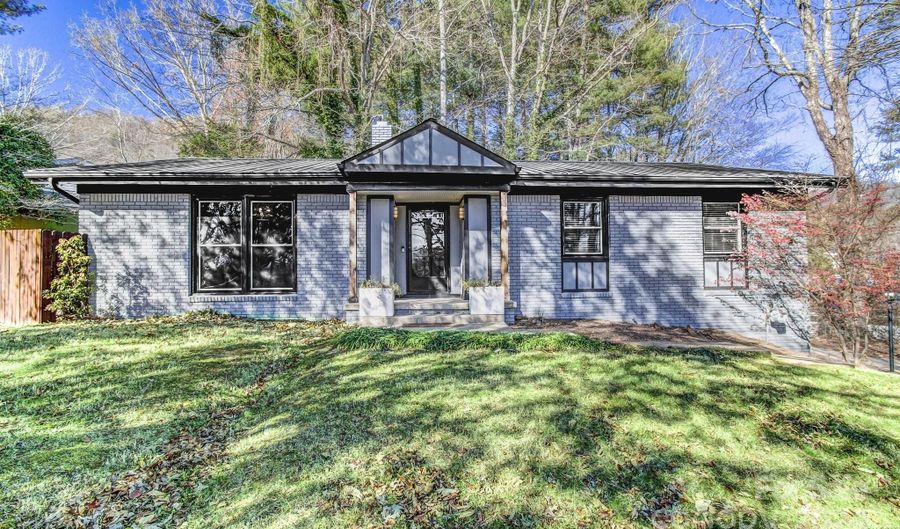 19 Clement Dr, Asheville, NC 28805 - 3 Beds, 2 Bath