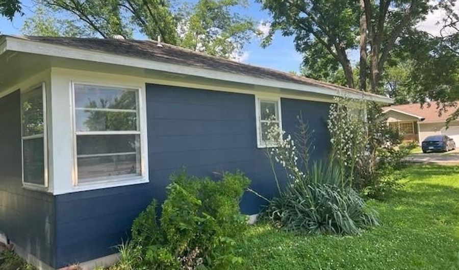 610 Virgina Ave, Altamont, KS 67330 - 3 Beds, 2 Bath