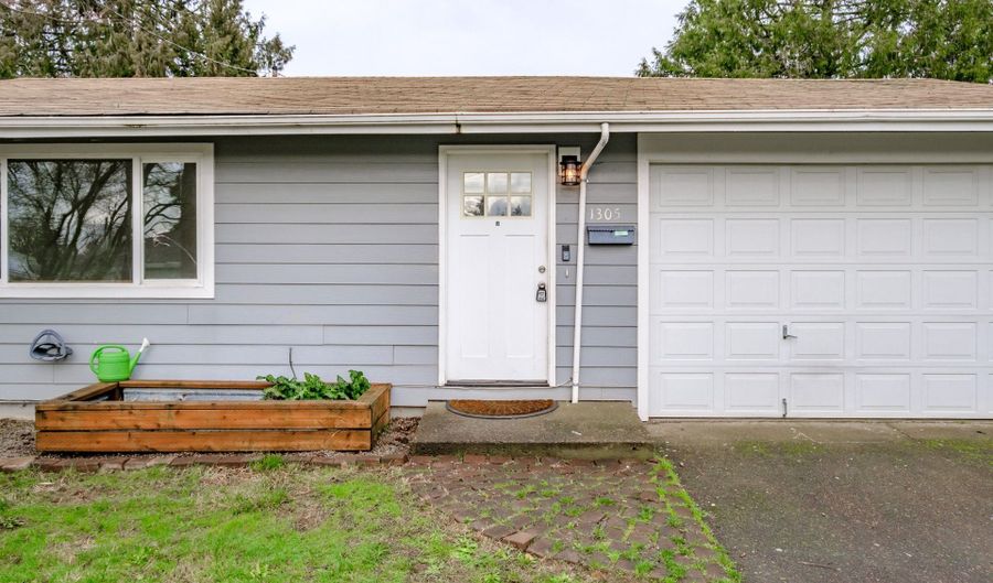 1305 15TH Ave, Albany, OR 97321 - 3 Beds, 2 Bath