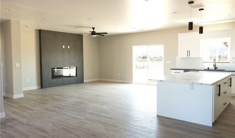 12409 Pawnee Rd, Apple Valley, CA 92308 - 4 Beds, 3 Bath