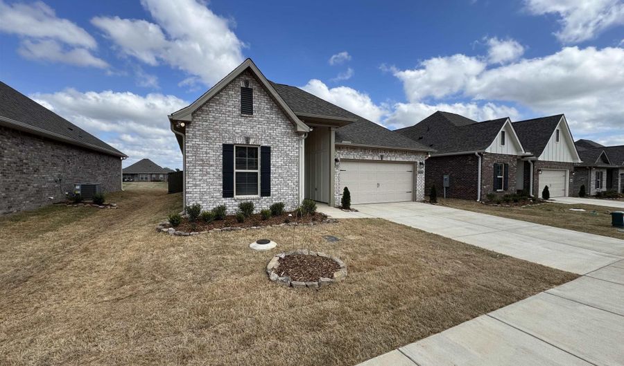 16702 Ted Childs Dr, Athens, AL 35613 - 3 Beds, 2 Bath