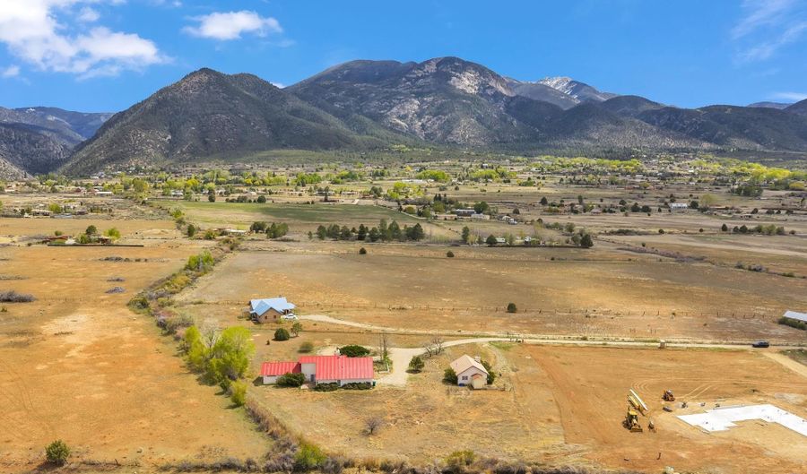 553 Hondo Seco Rd, Arroyo Seco, NM 87514 - 4 Beds, 3 Bath