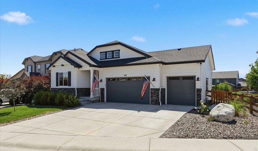 997 Blue Bell Rd, Berthoud, CO 80513 - 5 Beds, 3 Bath