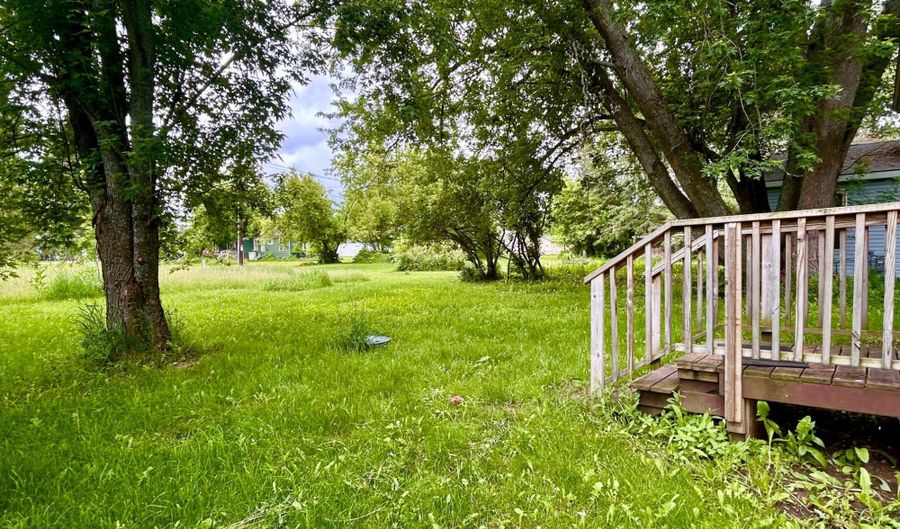 7916 MAPLE St, Argonne, WI 54511 - 2 Beds, 1 Bath