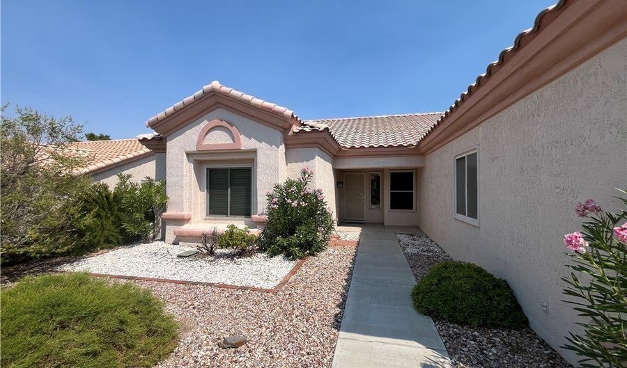 2712 Breakers Creek Dr, Las Vegas, NV 89134 - 2 Beds, 2 Bath