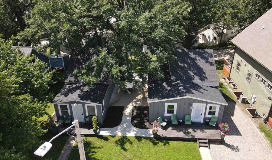 57 61 Dewey St, Arnolds Park, IA 51331 - 5 Beds, 2 Bath