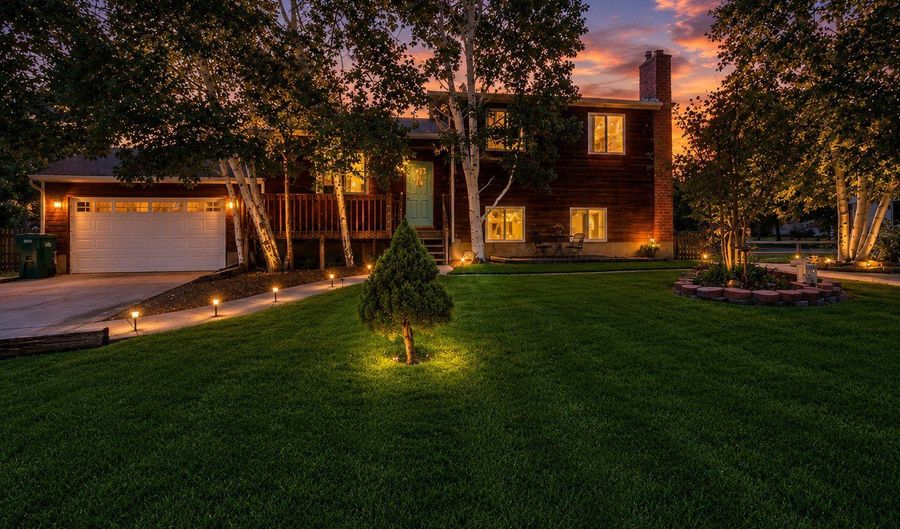 9905 N MEADOW Dr E, Cedar Hills, UT 84062 - 4 Beds, 2 Bath