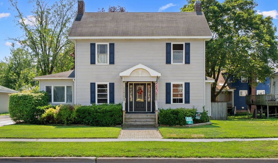 334 W Washington Ave, Alpena, MI 49707 - 3 Beds, 3 Bath