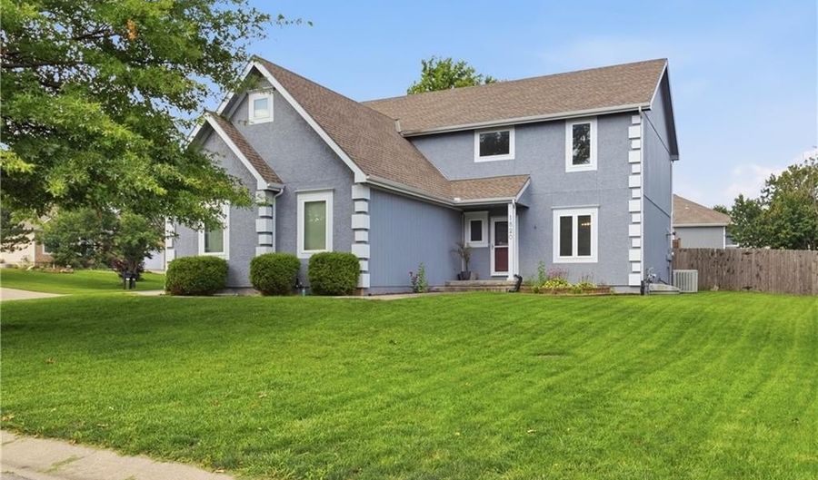 1820 N 160th St, Basehor, KS 66007 - 4 Beds, 3 Bath