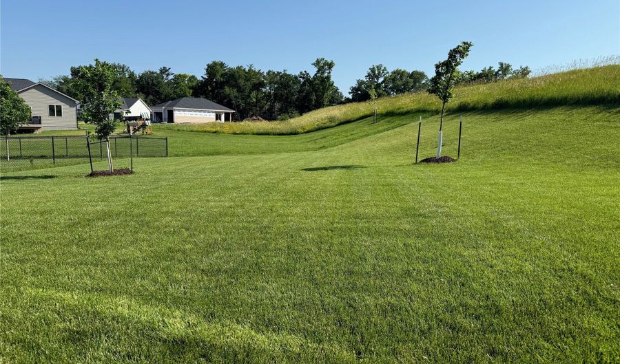 124 E Bridge Rd, Polk City, IA 50226 - 4 Beds, 3 Bath