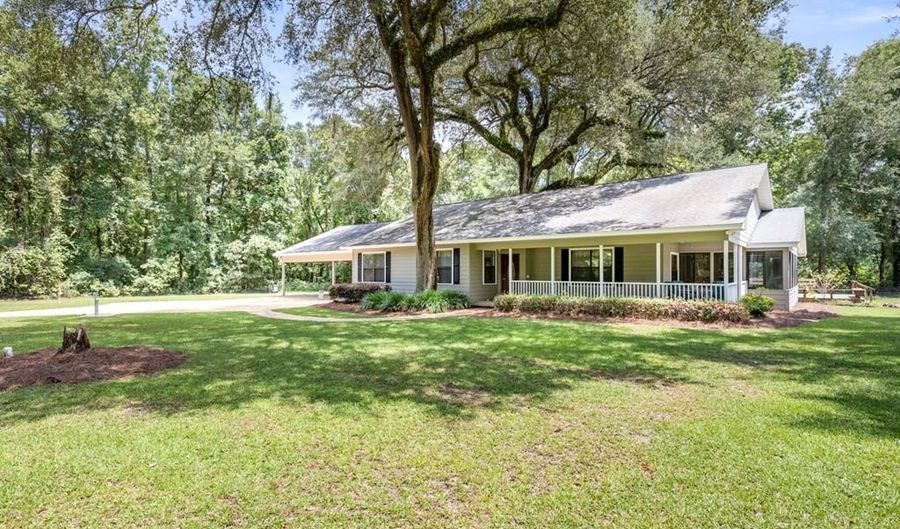 2992 Thomasville Rd, Bainbridge, GA 39819 - 3 Beds, 4 Bath