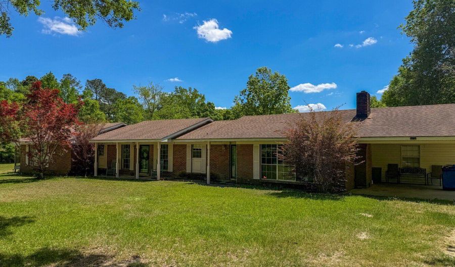 7072 Brooklyn Rd, Andalusia, AL 36421 - 4 Beds, 3 Bath
