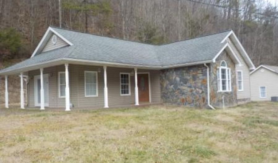 10916 Elkhorn Creek Rd, Ashcamp, KY 41512 - 3 Beds, 2 Bath