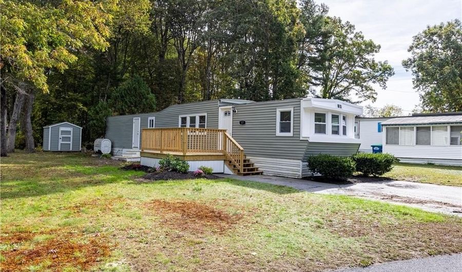 17 Park Ln, Coventry, RI 02816 - 2 Beds, 1 Bath
