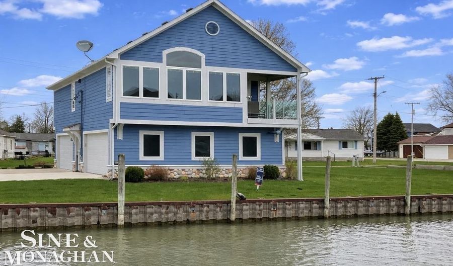 113 Roselawn St, Algonac, MI 48001 - 3 Beds, 2 Bath