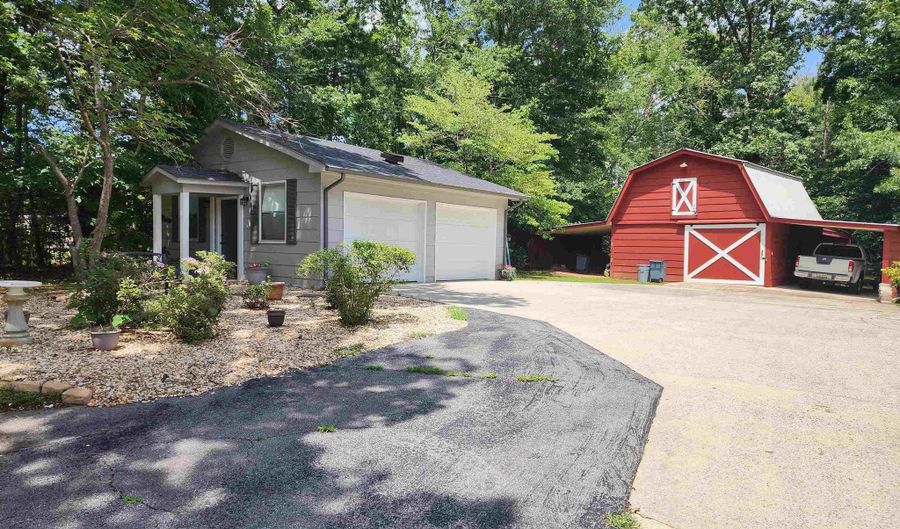 1201 BIRCHWOOD Dr, Anniston, AL 36207 - 3 Beds, 2 Bath