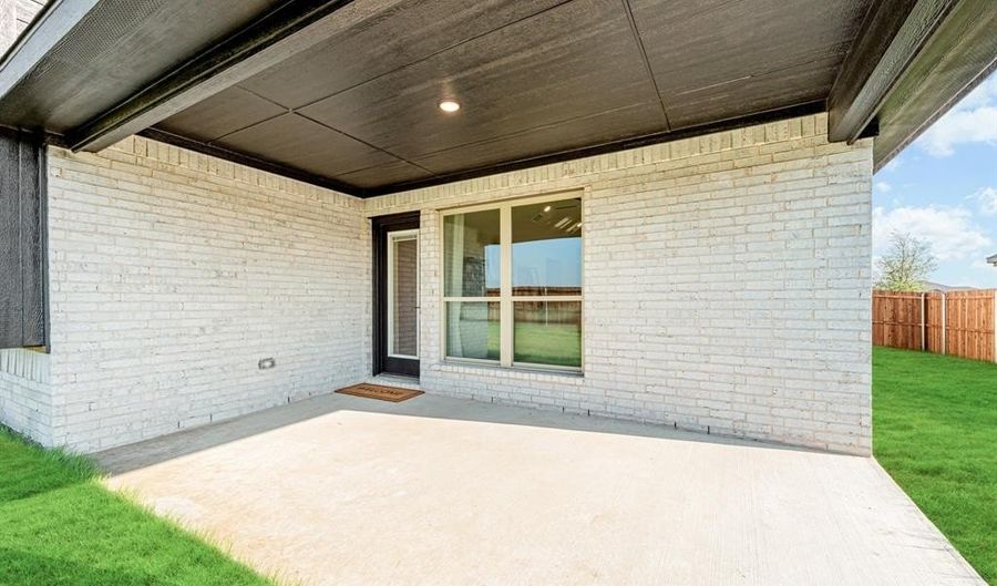 210 Comanche Trl, Alvarado, TX 76009 - 4 Beds, 3 Bath
