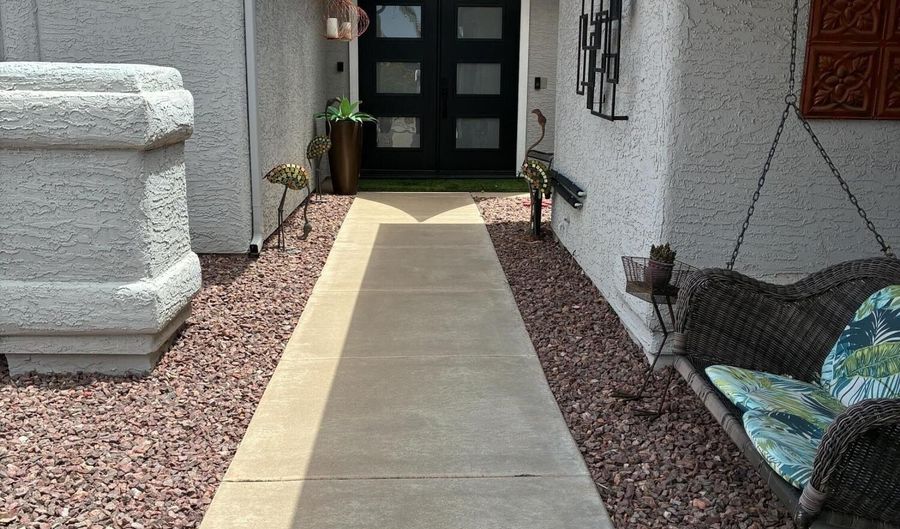 26213 S EASTLAKE Dr, Sun Lakes, AZ 85248 - 2 Beds, 2 Bath