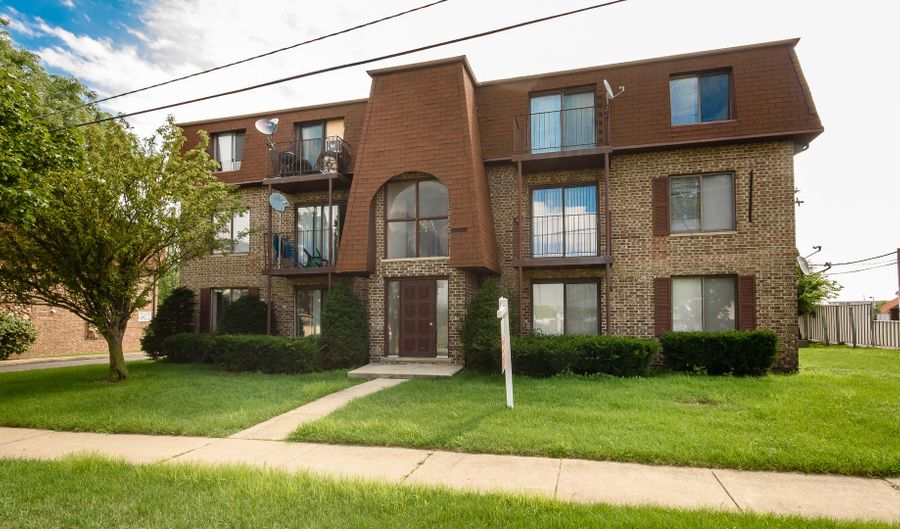 1541 S Ardmore Ave D, Villa Park, IL 60181 - 2 Beds, 2 Bath