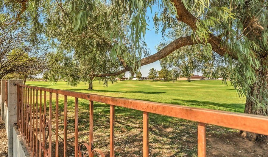 2441 N SANTA ROSA Dr, Casa Grande, AZ 85122 - 3 Beds, 2 Bath