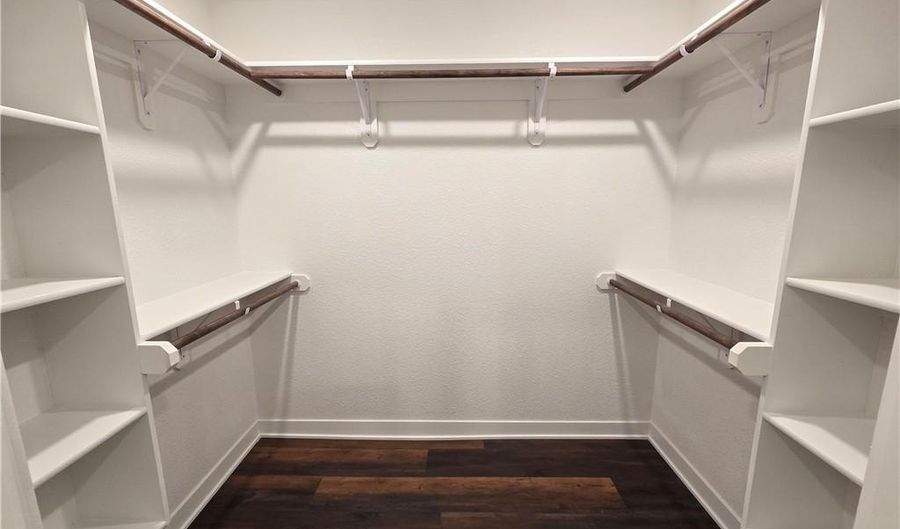 30 E 7th St, Adrian, MO 64720 - 3 Beds, 2 Bath