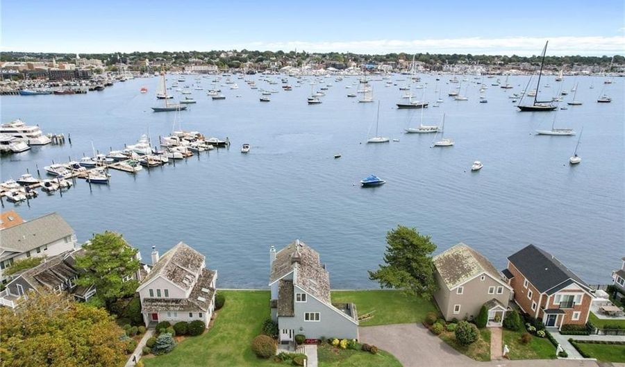 5 Defenders Row, Newport, RI 02840 - 3 Beds, 3 Bath