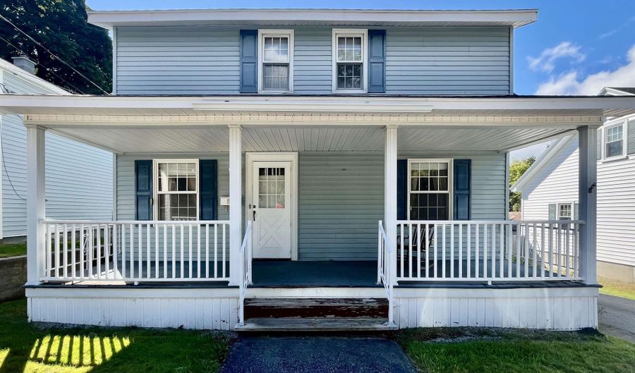 86 Spruce St, Berlin, NH 03570 - 4 Beds, 1 Bath