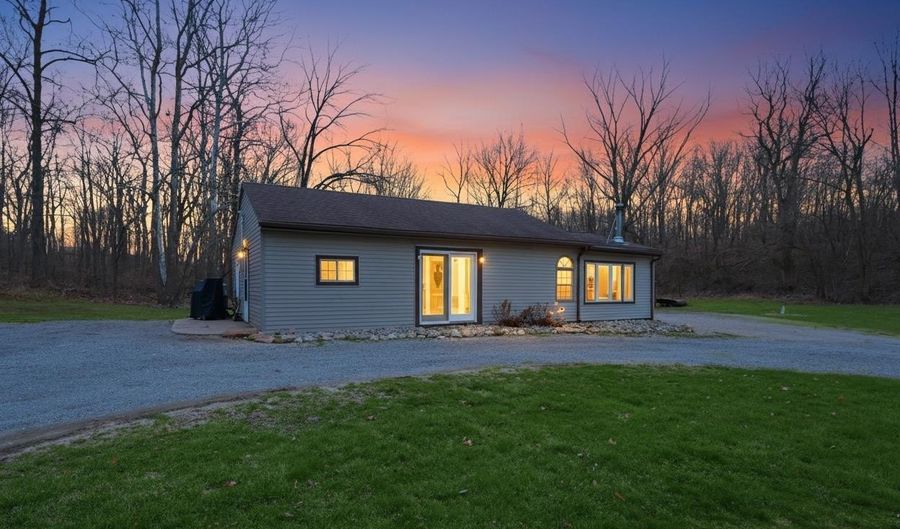 5251 W 450 S, Albion, IN 46701 - 2 Beds, 1 Bath