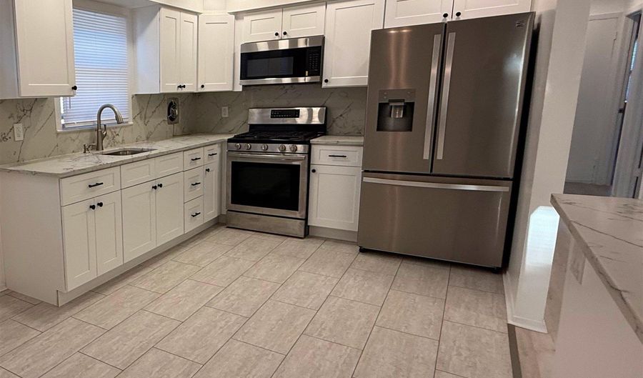 64 ISABELLA Ave 2, Bayonne, NJ 07002 - 3 Beds, 1 Bath